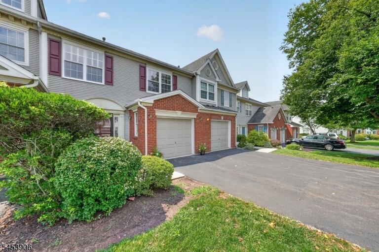 Property listing MLS 4046956 photo 3