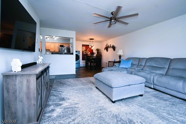 Property listing MLS 4047059 photo 4