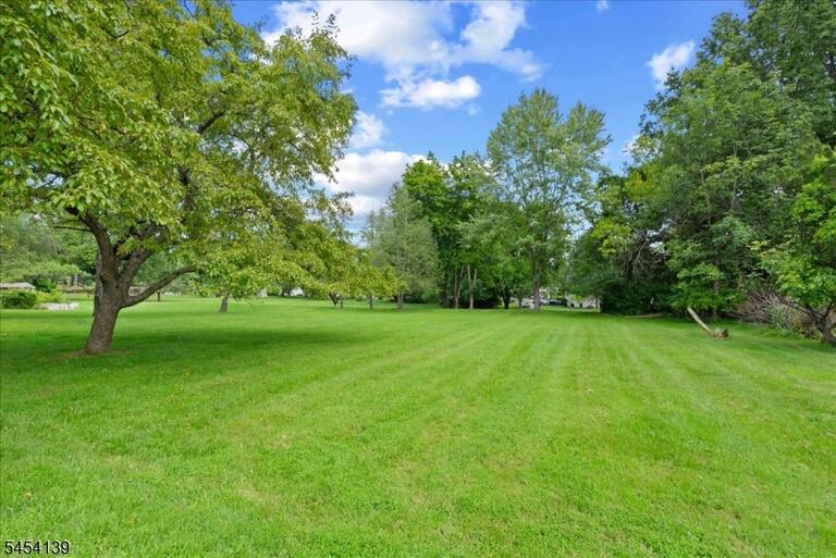 Property listing MLS 4047125 photo 40