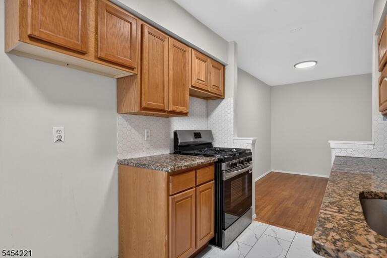 Property listing MLS 4047189 photo 10