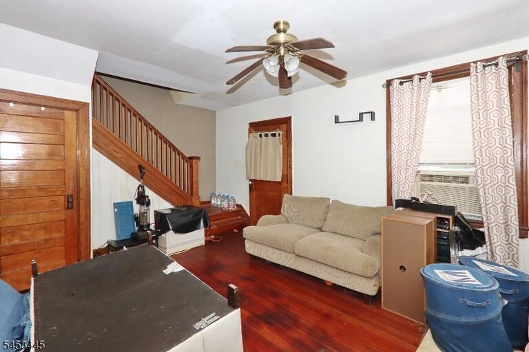 Property listing MLS 4047205 photo 4
