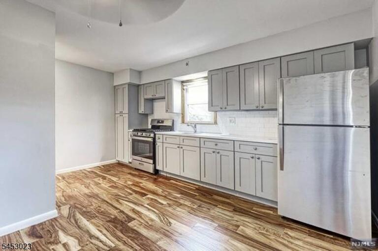 Property listing MLS 4047215 photo 3