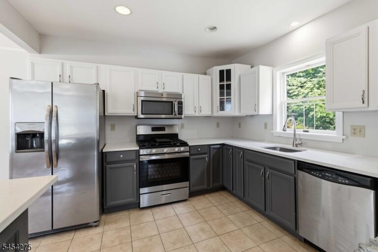 Property listing MLS 4047224 photo 7