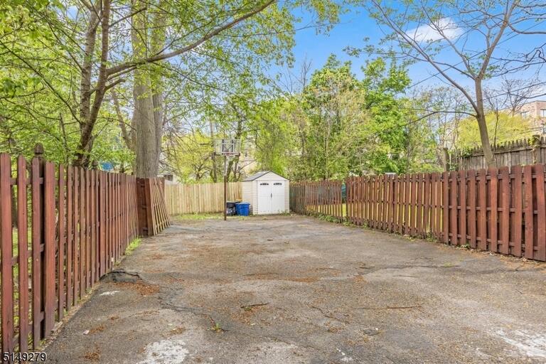 Property listing MLS 4047253 photo 17