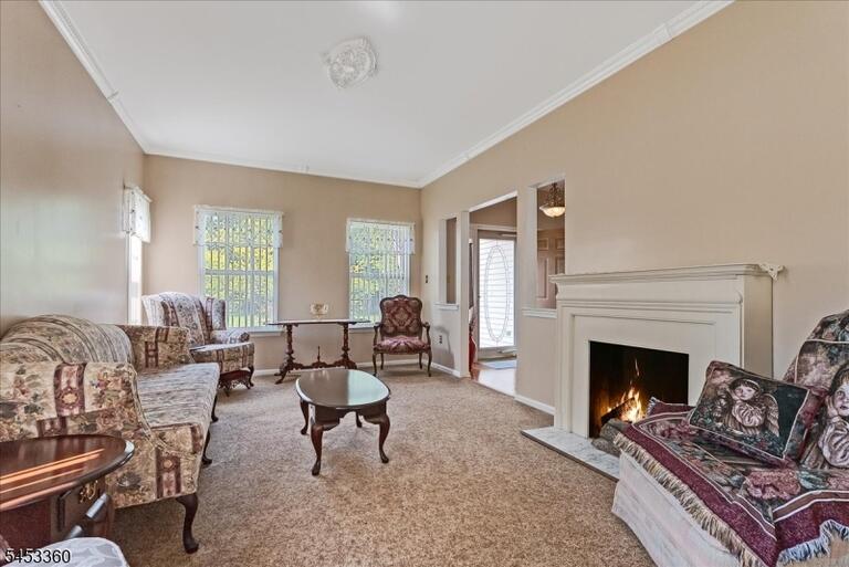 Property listing MLS 4047273 photo 9