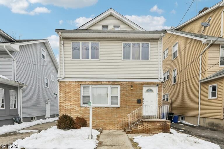 Property listing MLS 4047322 photo 2