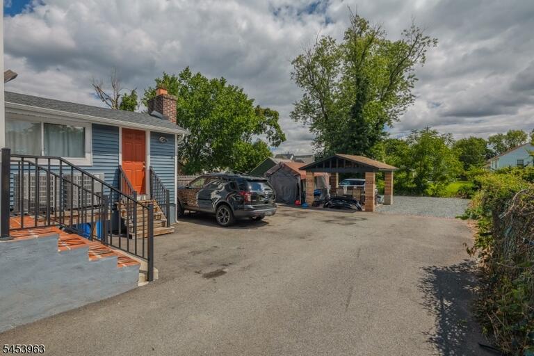 Property listing MLS 4047324 photo 3