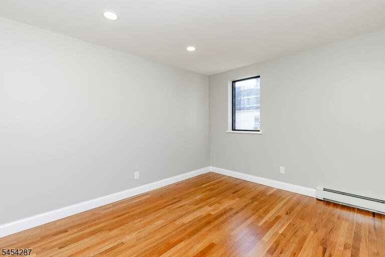 Property listing MLS 4047330 photo 11