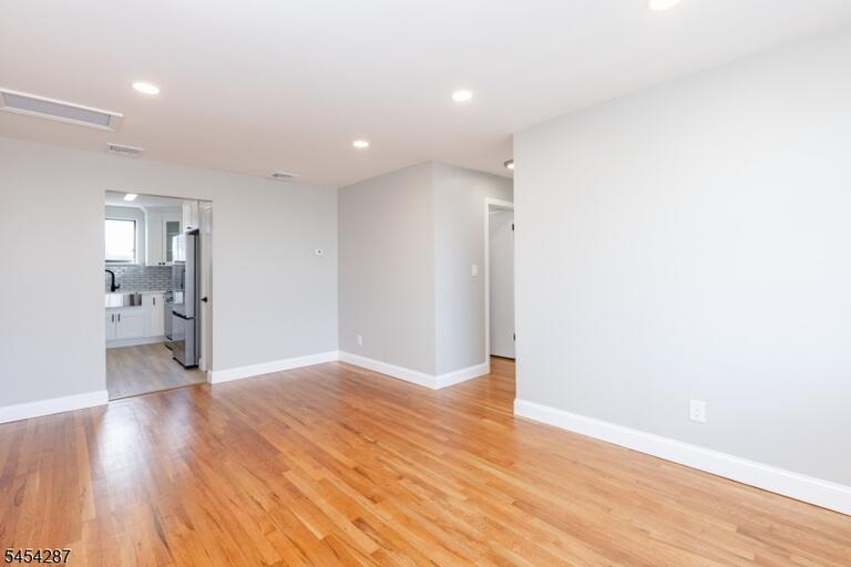 Property listing MLS 4047330 photo 7