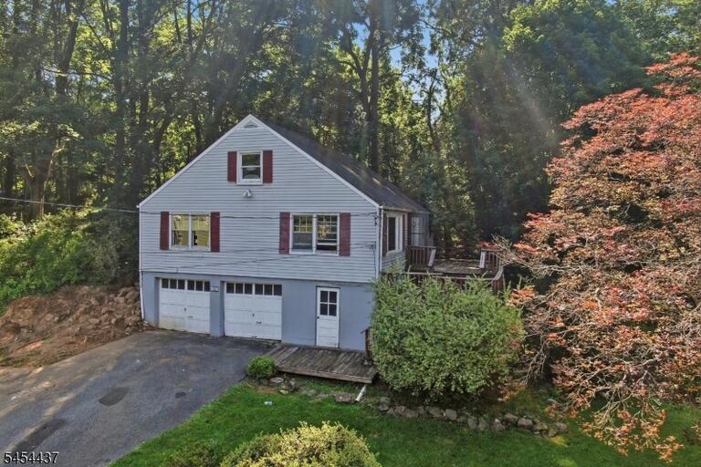 Property listing MLS 4047333 photo 3