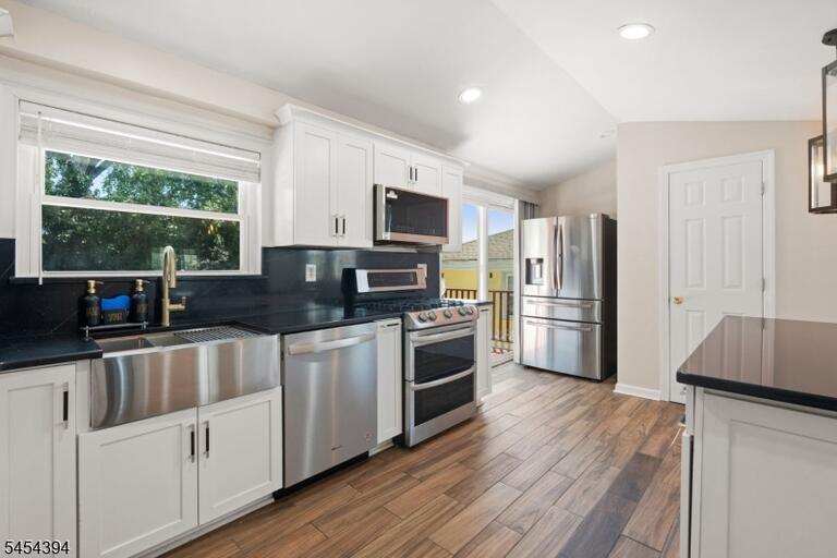 Property listing MLS 4047400 photo 16
