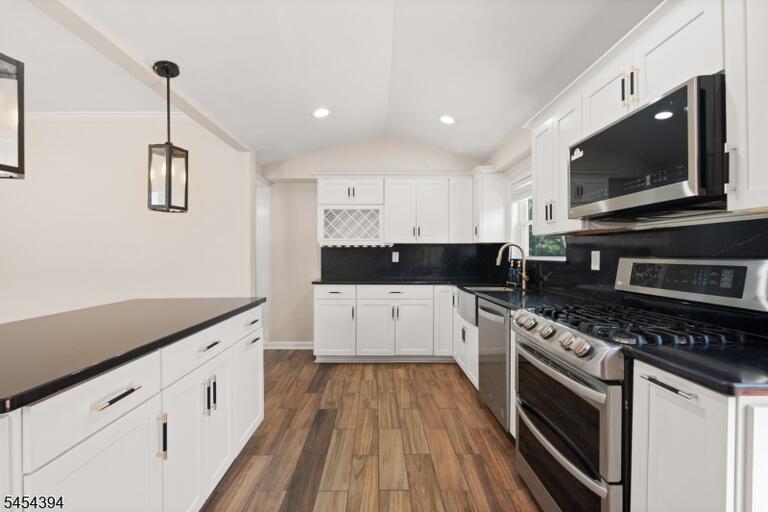 Property listing MLS 4047400 photo 17