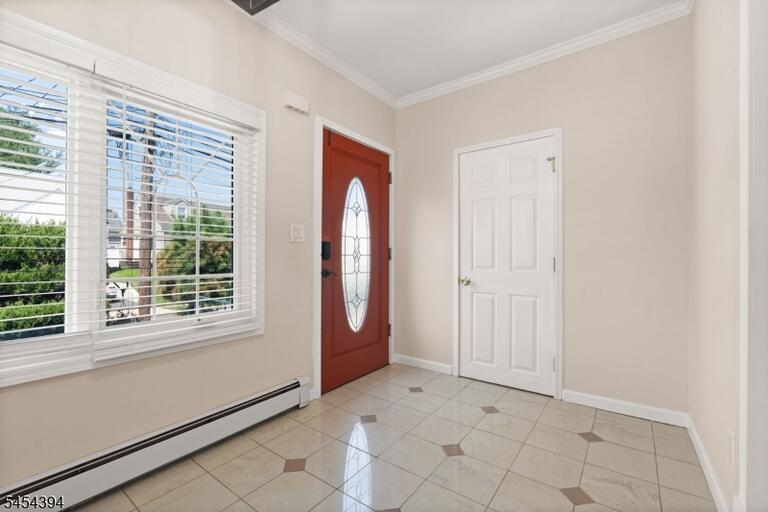 Property listing MLS 4047400 photo 2