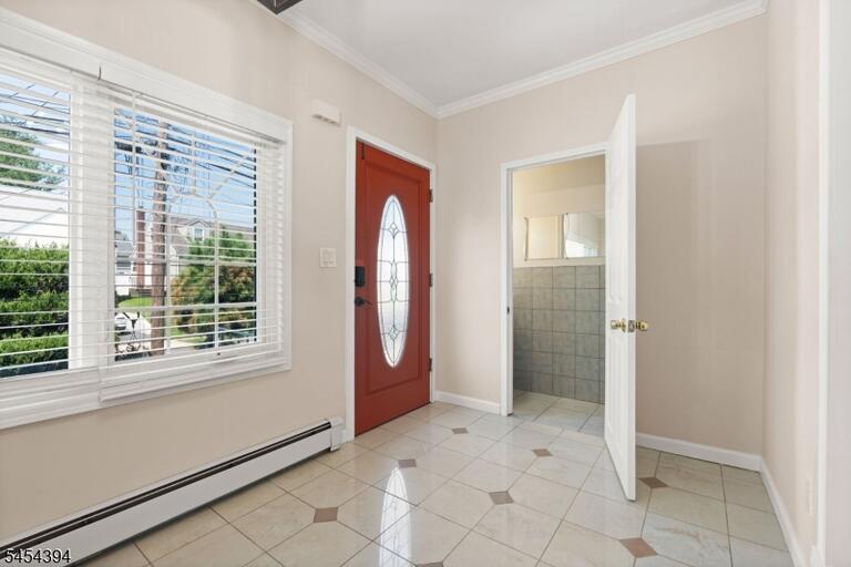 Property listing MLS 4047400 photo 3