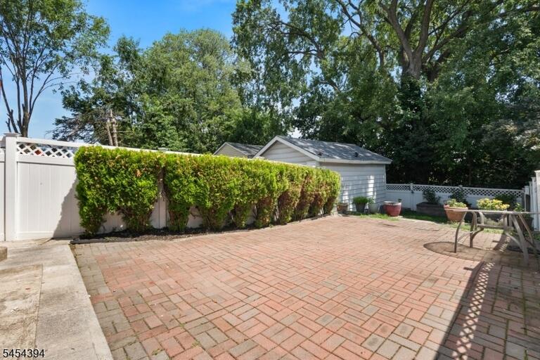 Property listing MLS 4047400 photo 40