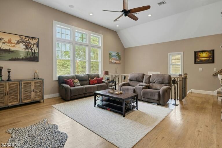 Property listing MLS 4047411 photo 15