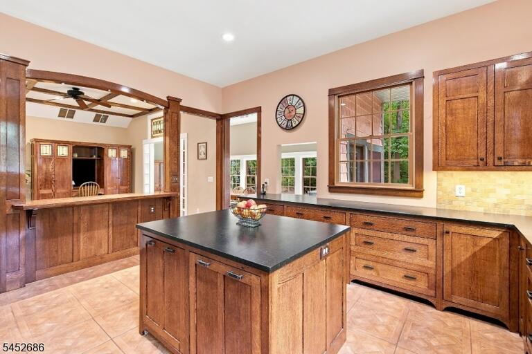 Property listing MLS 4047421 photo 11