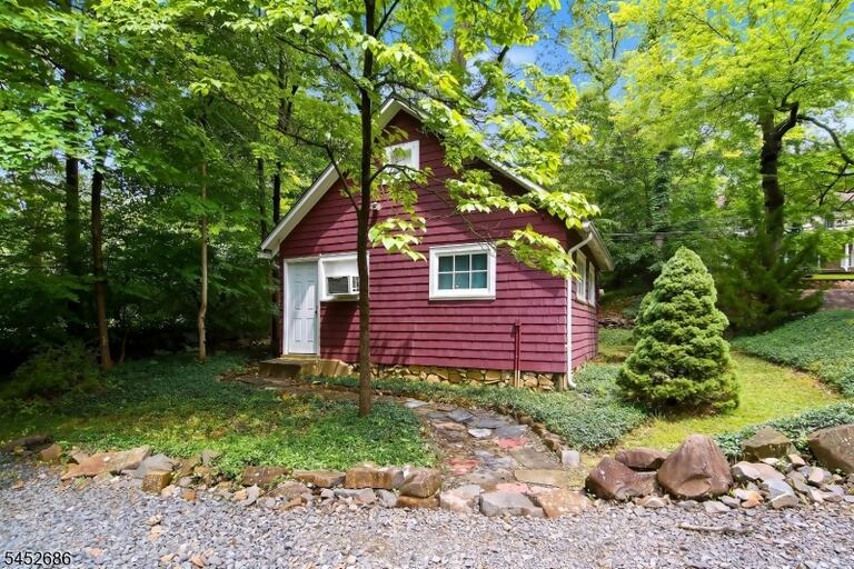 Property listing MLS 4047421 photo 37