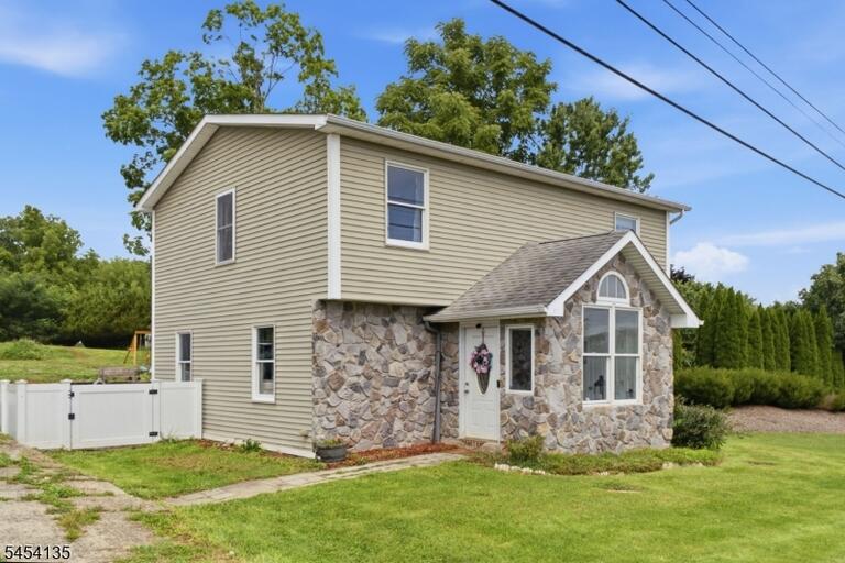 Property listing MLS 4047425 photo 26