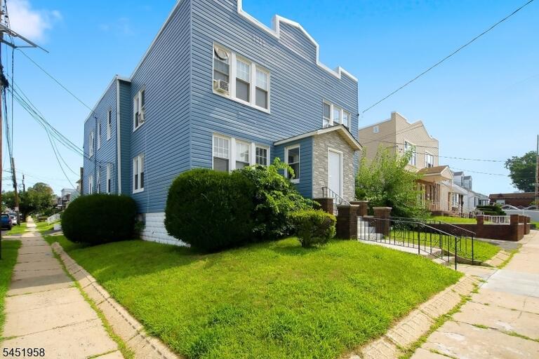 Property listing MLS 4047432 photo 3