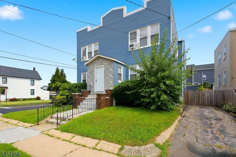 Property listing MLS 4047432 photo 4