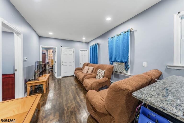 image-4047478-13.jpeg