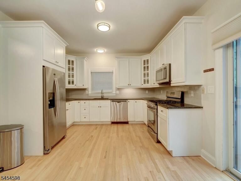 Property listing MLS 4047499 photo 13