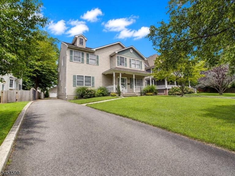 Property listing MLS 4047499 photo 2