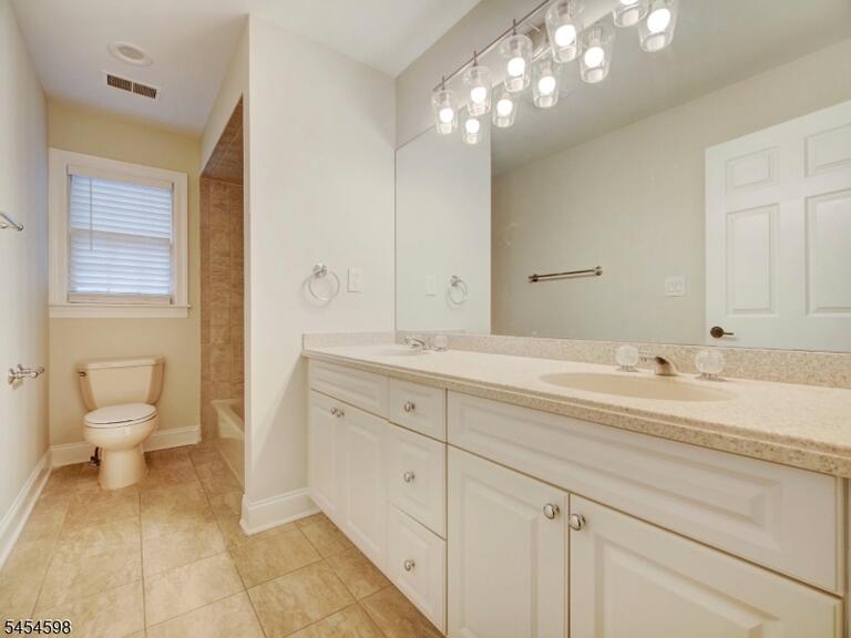Property listing MLS 4047499 photo 24