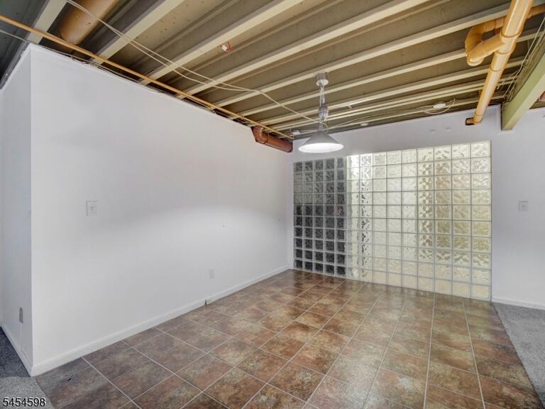 Property listing MLS 4047499 photo 33