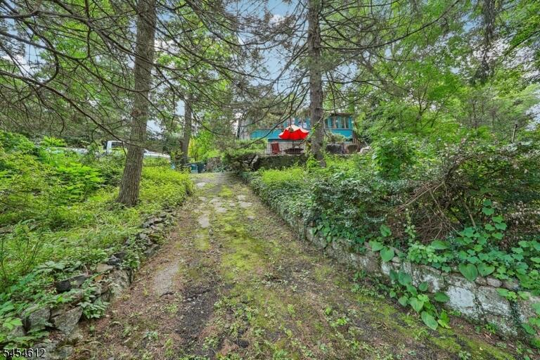 Property listing MLS 4047500 photo 1