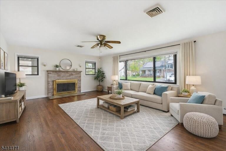 Property listing MLS 4047551 photo 1
