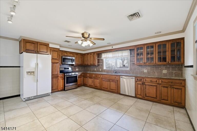 Property listing MLS 4047551 photo 7