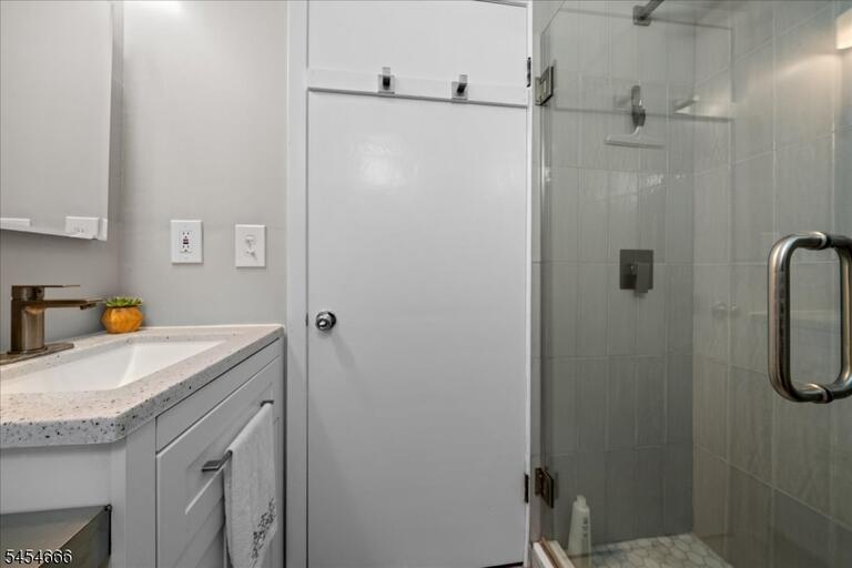 Property listing MLS 4047555 photo 21