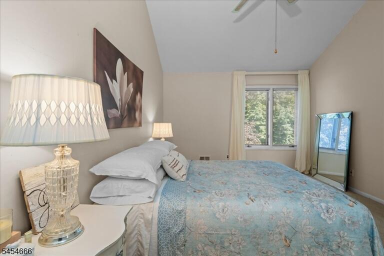 Property listing MLS 4047555 photo 24