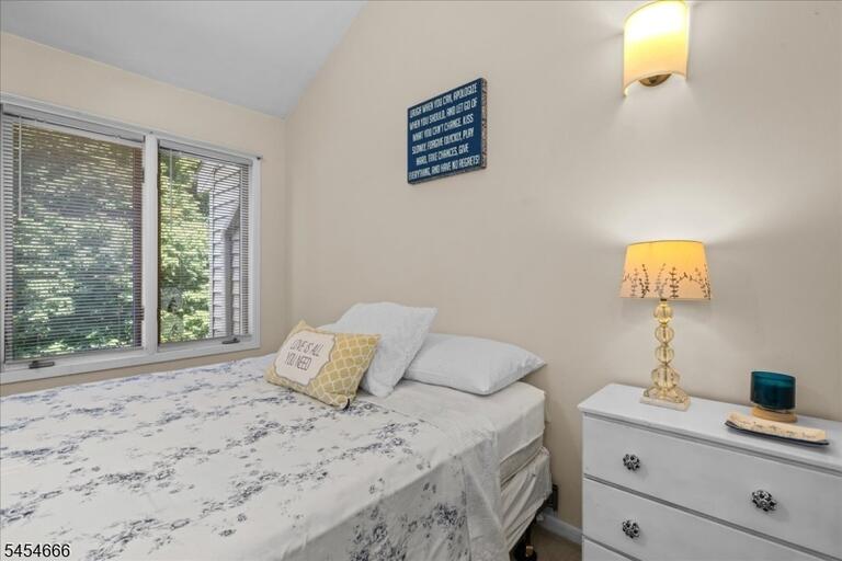 Property listing MLS 4047555 photo 25