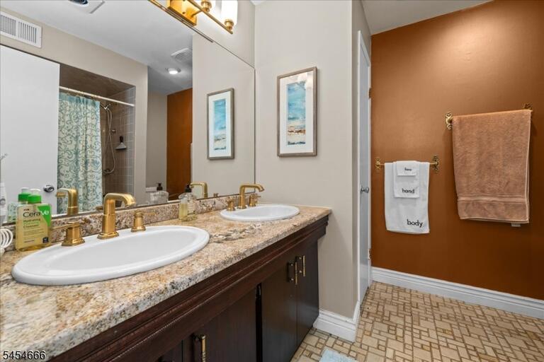 Property listing MLS 4047555 photo 35