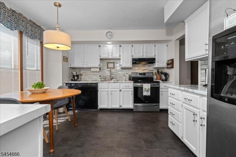Property listing MLS 4047555 photo 6