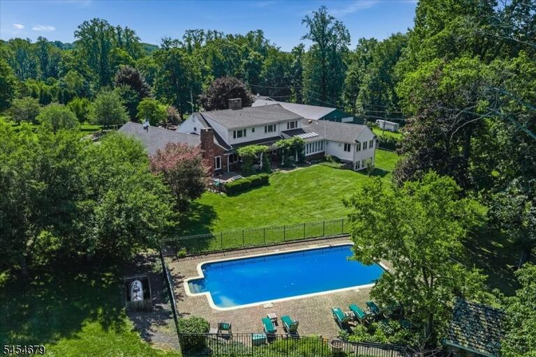 image-4047658-25.jpeg