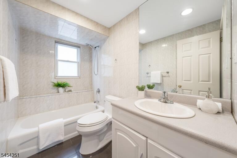 Property listing MLS 4047701 photo 17