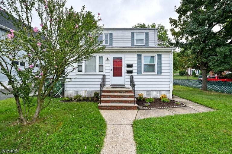 Property listing MLS 4047743 photo 1