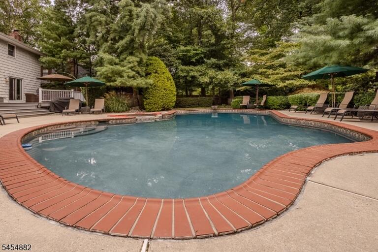 Property listing MLS 4047749 photo 27