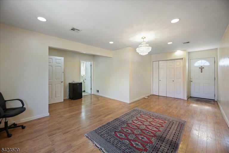 Property listing MLS 4047759 photo 21