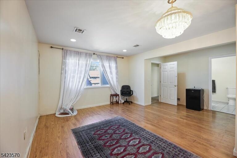 Property listing MLS 4047759 photo 22