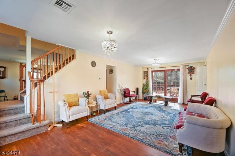 Property listing MLS 4047759 photo 4