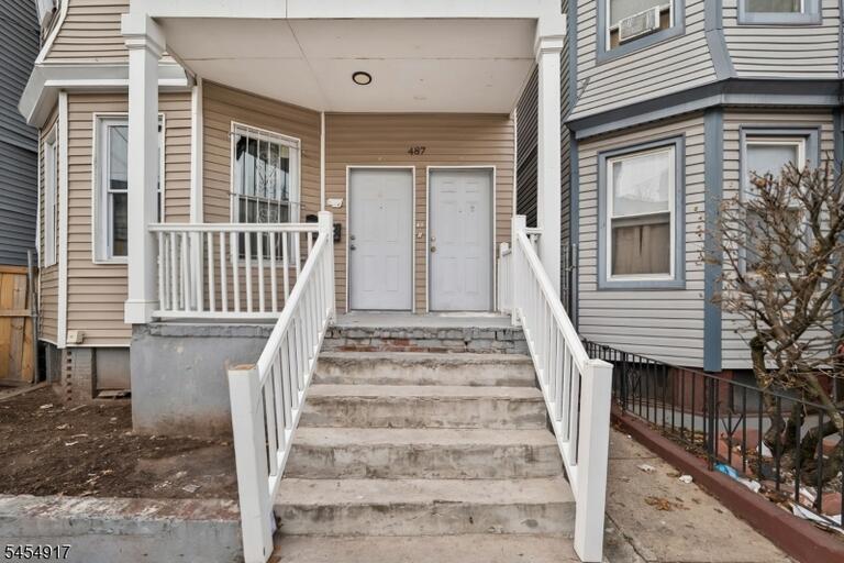 Property listing MLS 4047777 photo 3