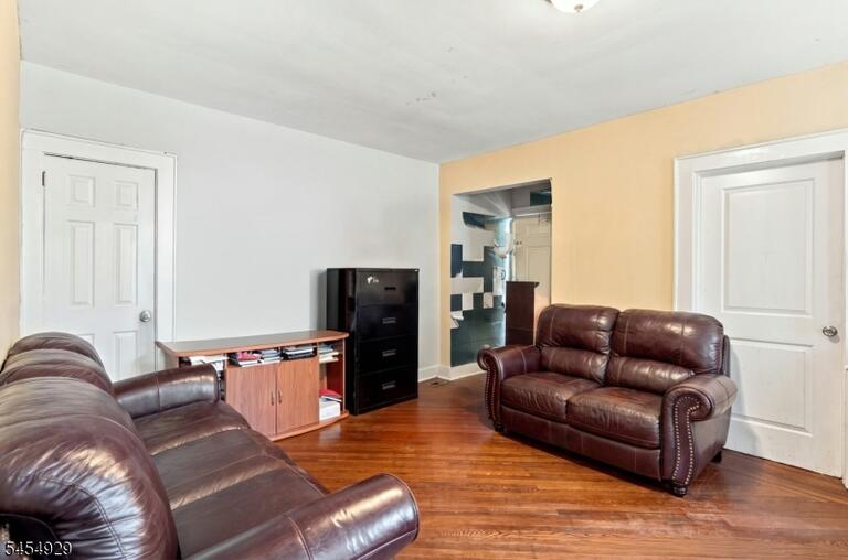 Property listing MLS 4047788 photo 4