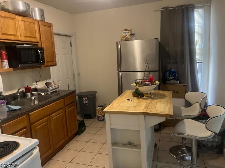 Property listing MLS 4047808 photo 4