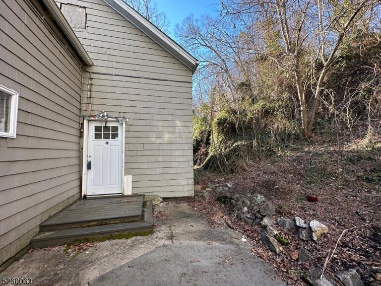 Property listing MLS 4047844 photo 2