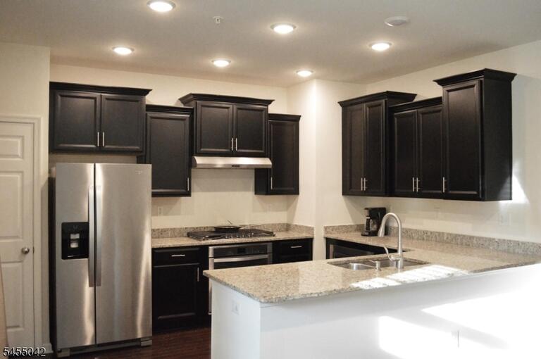 Property listing MLS 4047861 photo 2
